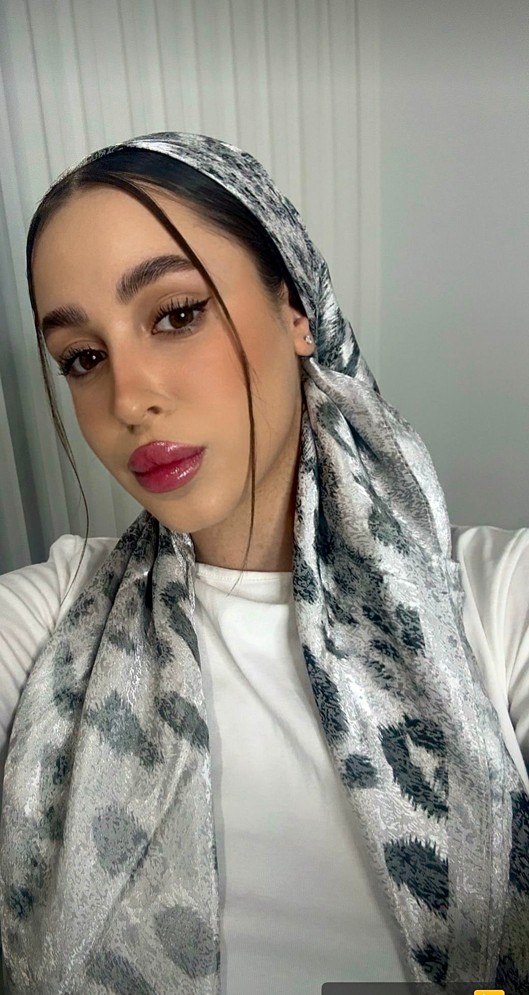 מרובעת פרא | אפור