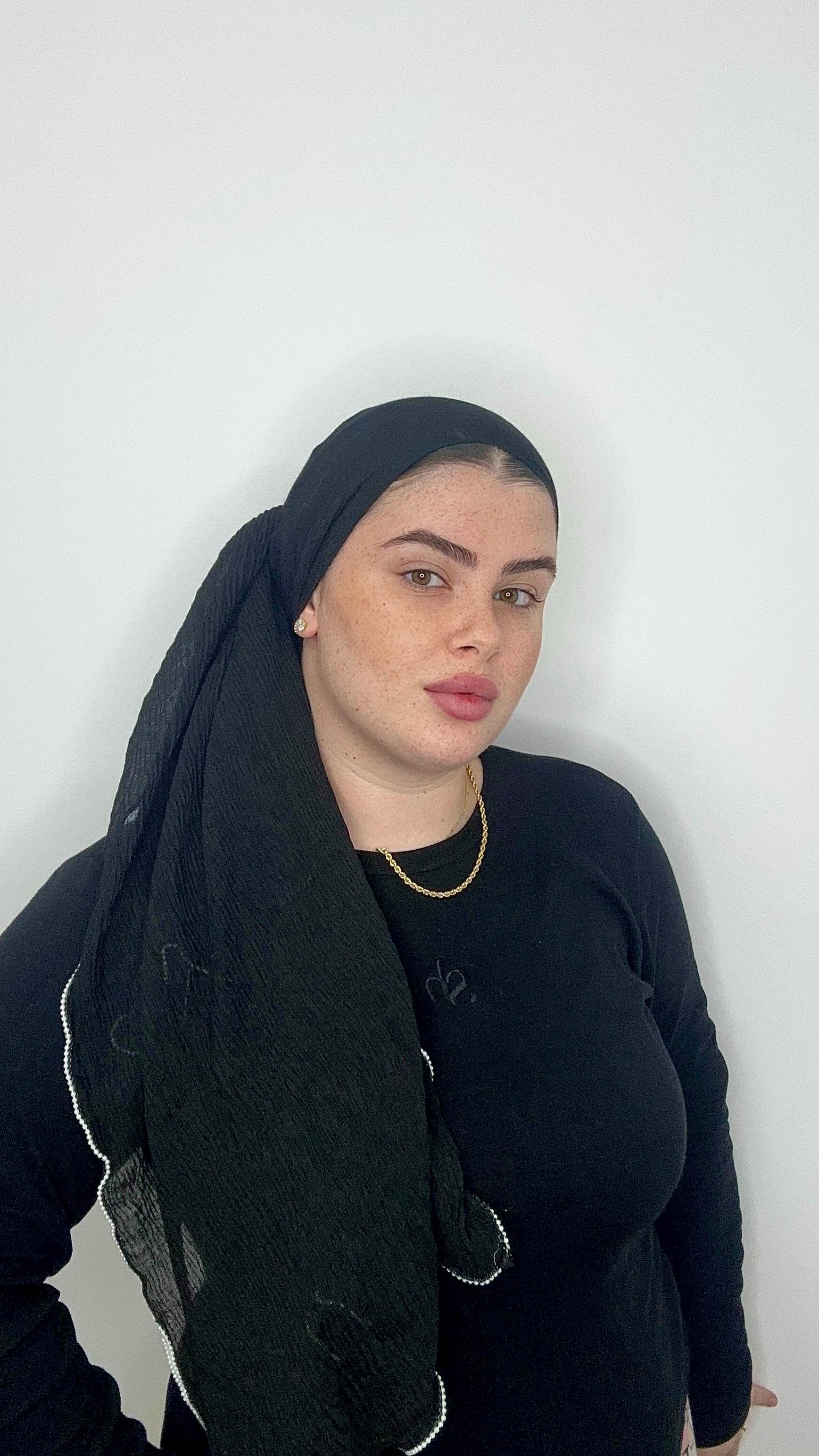 לונה פנינה| שחור
