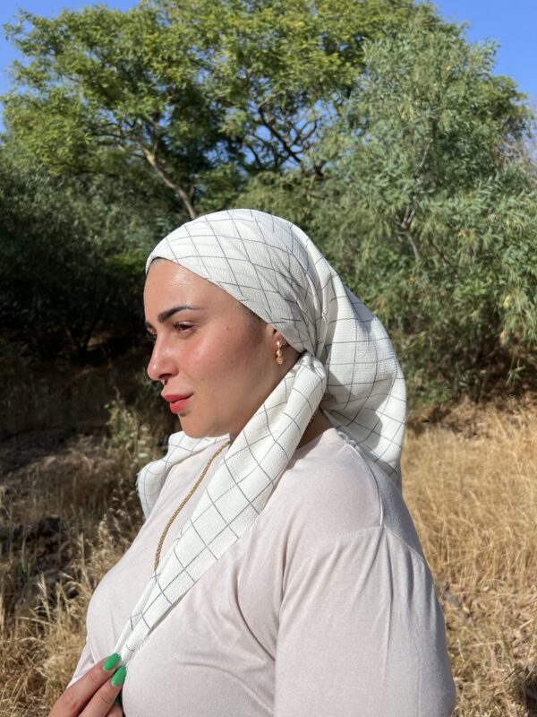 ⁦מרובעת לבן משבצות⁩ – תמונה ⁦2⁩