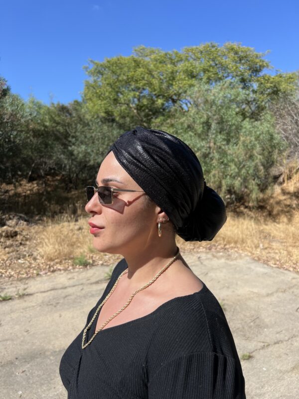 ⁦טורבן שחור נוצץ⁩ – תמונה ⁦3⁩