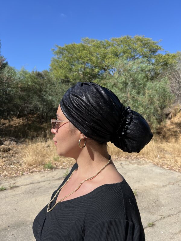 ⁦טורבן שחור נוצץ⁩ – תמונה ⁦2⁩